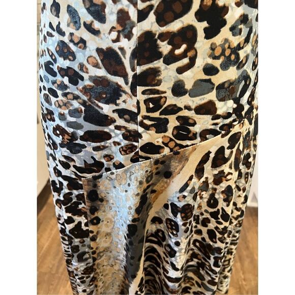 Sleeveless Animal Print Dress - Picture 5 of 9